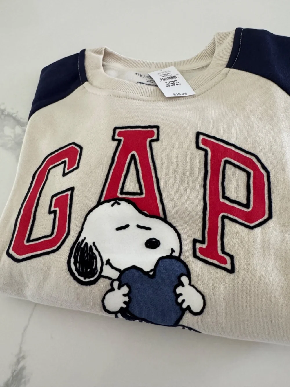 GAP Kids Snoopy Sweatshirt Size 5 NEW